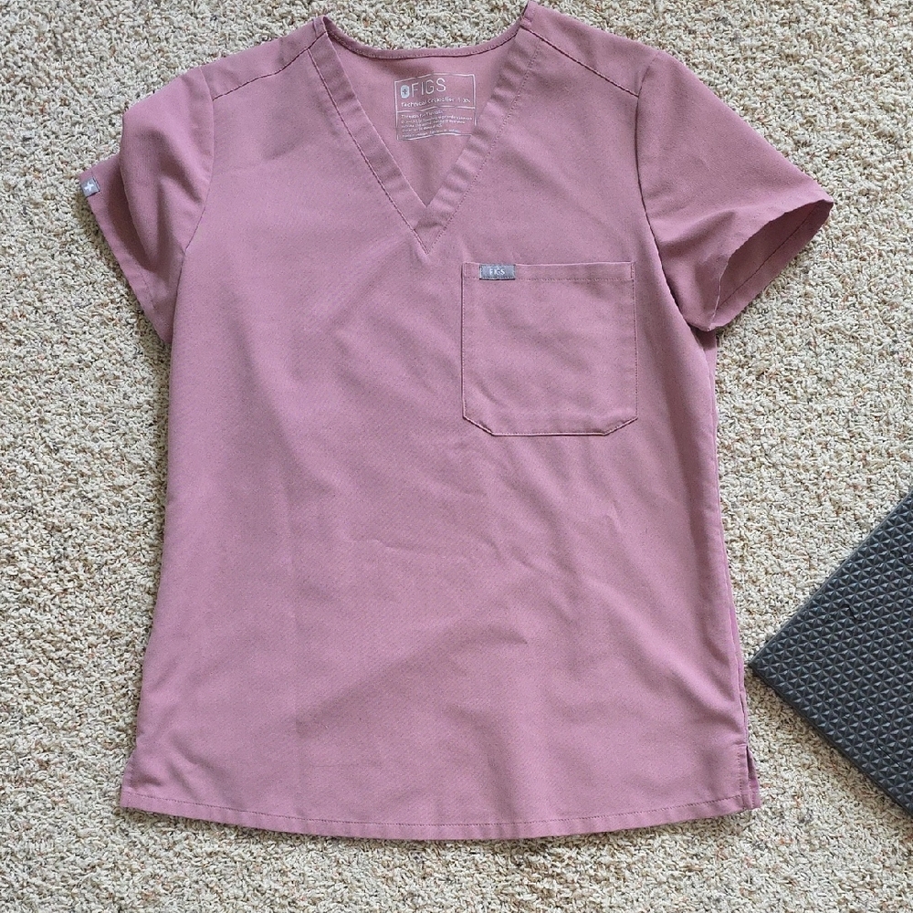Figs Mauve Catarina One Pockets Scrub Top